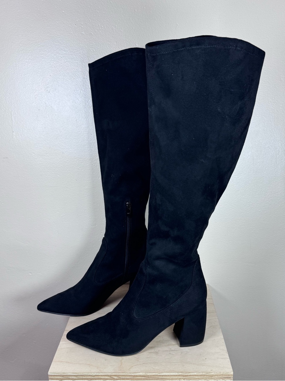 Marc Fisher Black Knee-High Pointed Toe Block Heel Boots Faux Suede Black 8.5